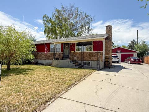 Photo of 906 Eastview Drive, Riverton, WY 82501 (MLS # 20262516)
