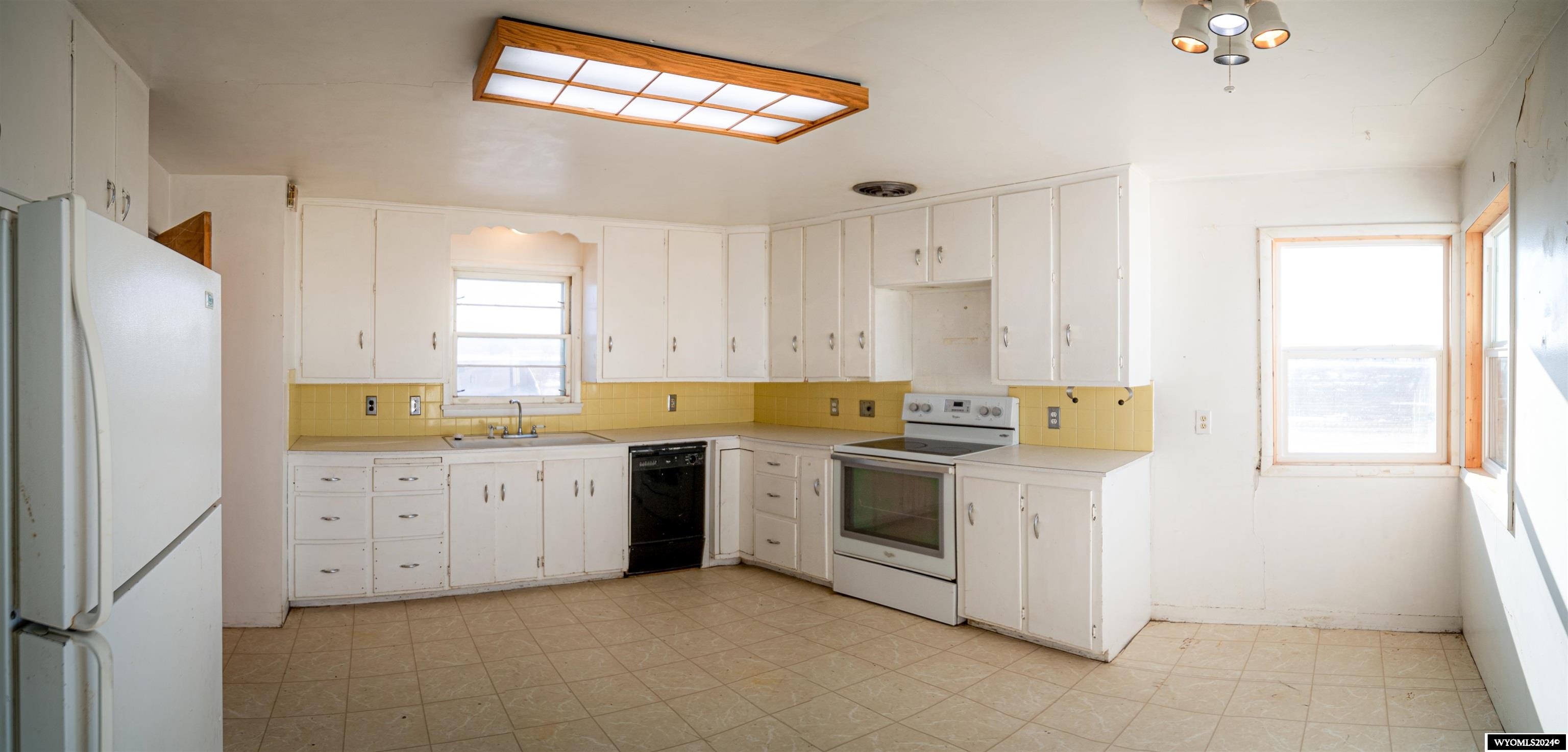 Worland, Wyoming 82401, United States, 3 Bedrooms Bedrooms, ,1 BathroomBathrooms,Residential,Active,66997