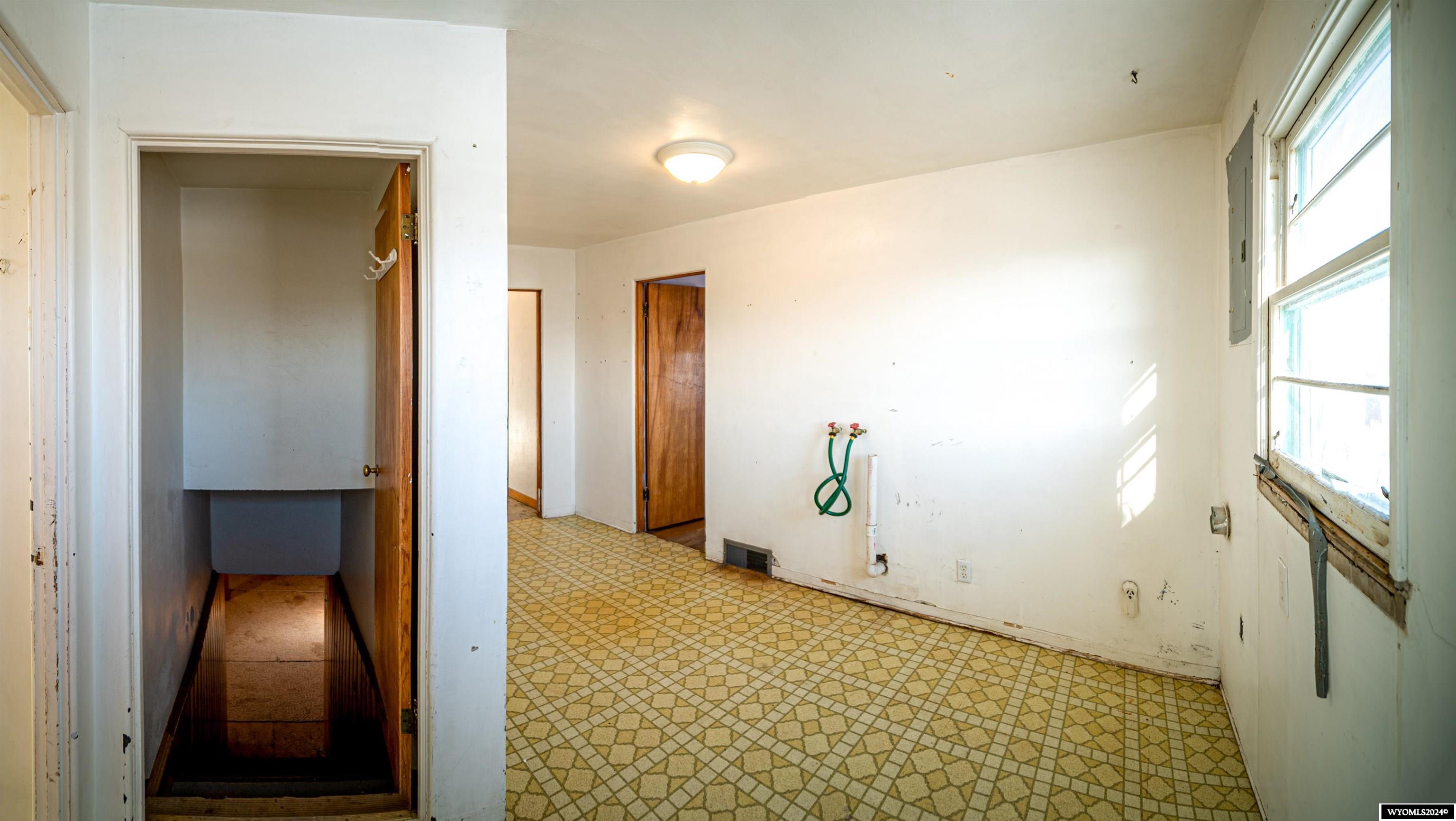 Worland, Wyoming 82401, United States, 3 Bedrooms Bedrooms, ,1 BathroomBathrooms,Residential,Active,66997