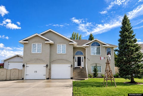 Photo of 510 Cheyenne Drive, Rock Springs, WY 82901 (MLS # 20264231)