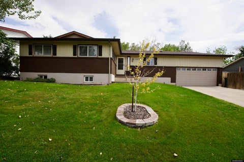 Photo of 1047 Durango Drive, Douglas, WY 82633 (MLS # 20264147)