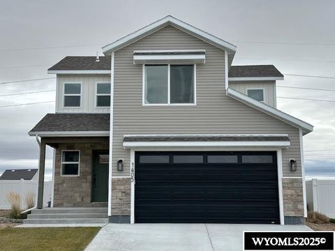 Photo of 1405 Louise Ln, Rock Springs, WY 82901 (MLS # 20255944)