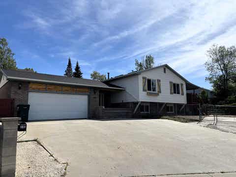 Photo of 240 Cherokee, Rock Springs, WY 82901 (MLS # 20262951)