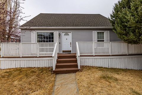 Photo of 1915 S Carolina Dr, Green River, WY 82935 (MLS # 20261380)