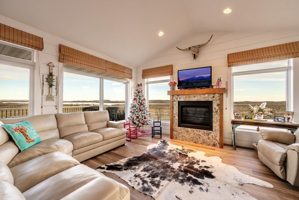 Photo of 105 Lake DeSmet Road, Buffalo, WY 82834 (MLS # 20260021)