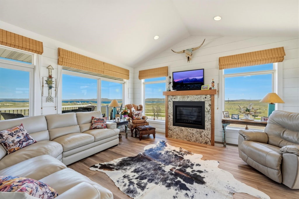 Photo of 105 Lake DeSmet Road, Buffalo, WY 82834 (MLS # 20260021)