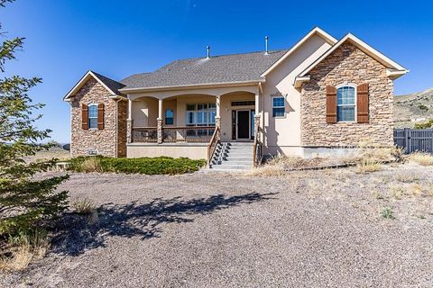 Photo of 7 Beverly Hills Dr, Rock Springs, WY 82901 (MLS # 20262220)
