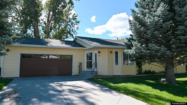 815 W MONROE AVE, RIVERTON, WY 82501 - Image dfc2cd340b8bdce35654f2921f59d78d/77131330