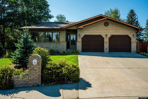 Photo of 312 Barn Owl Ct, Sheridan, WY 82801 (MLS # 20264855)