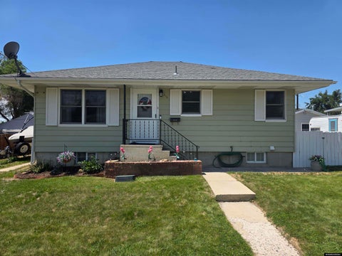 Photo of 210 Agate ST, Rock Springs, WY 82901 (MLS # 20263540)