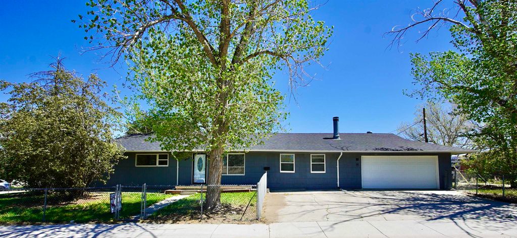 Photo of 449 Pineview Place, Casper, WY 82609 (MLS # 20262310)