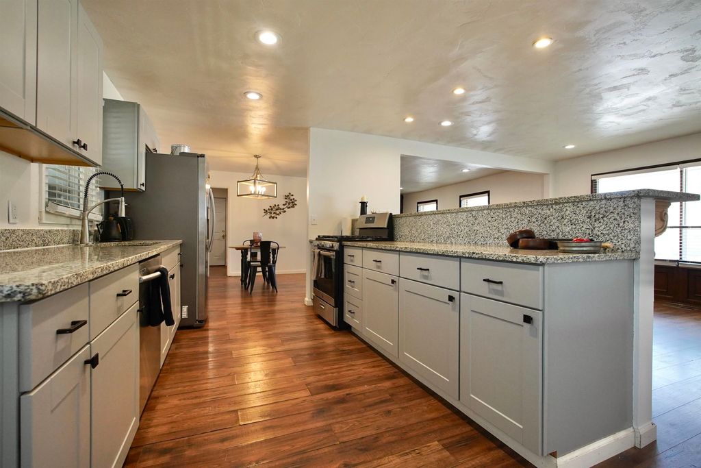 Photo of 449 Pineview Place, Casper, WY 82609 (MLS # 20262310)