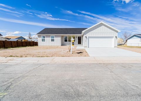 Photo of 124 W Lincoln St, Lyman, WY 82937 (MLS # 20260787)