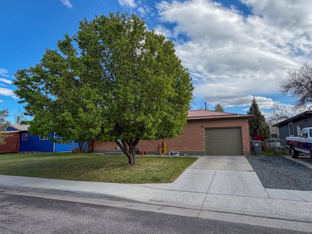 Photo of 1005 McDougall Drive, Lander, WY 82520 (MLS # 20262131)