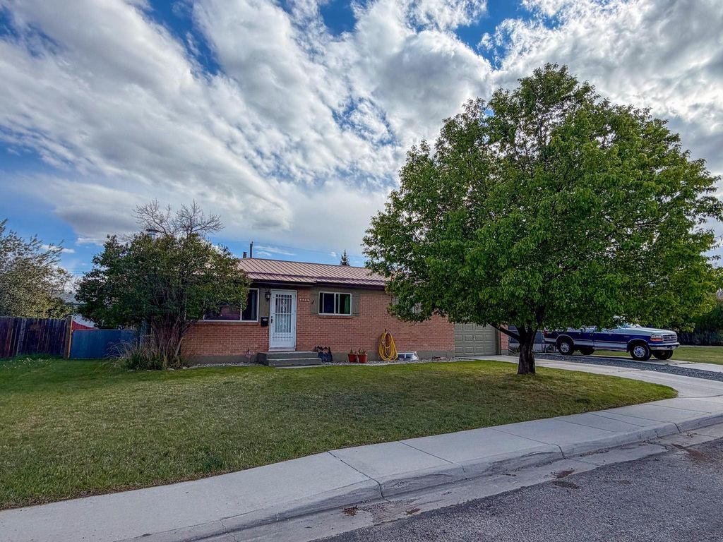 Photo of 1005 McDougall Drive, Lander, WY 82520 (MLS # 20262131)