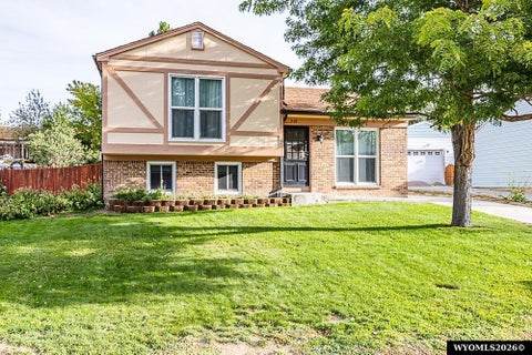 Photo of 209 Taylor St, Rock Springs, WY 82901 (MLS # 20264866)