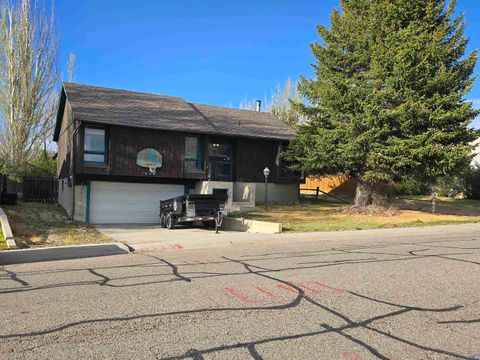 Photo of 1809 Arthur Avenue, Rock Springs, WY 82901 (MLS # 20262165)
