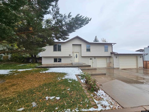 Photo of 437 Twin Ridge Ave. AVE, Evanston, WY 82930 (MLS # 20265170)