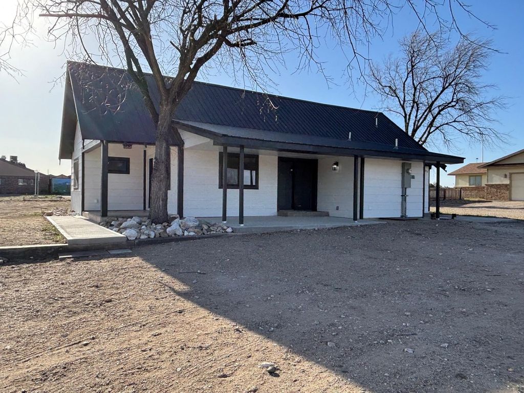 Photo of 1604 16th Street St, Wheatland, WY 82201 (MLS # 20261810)