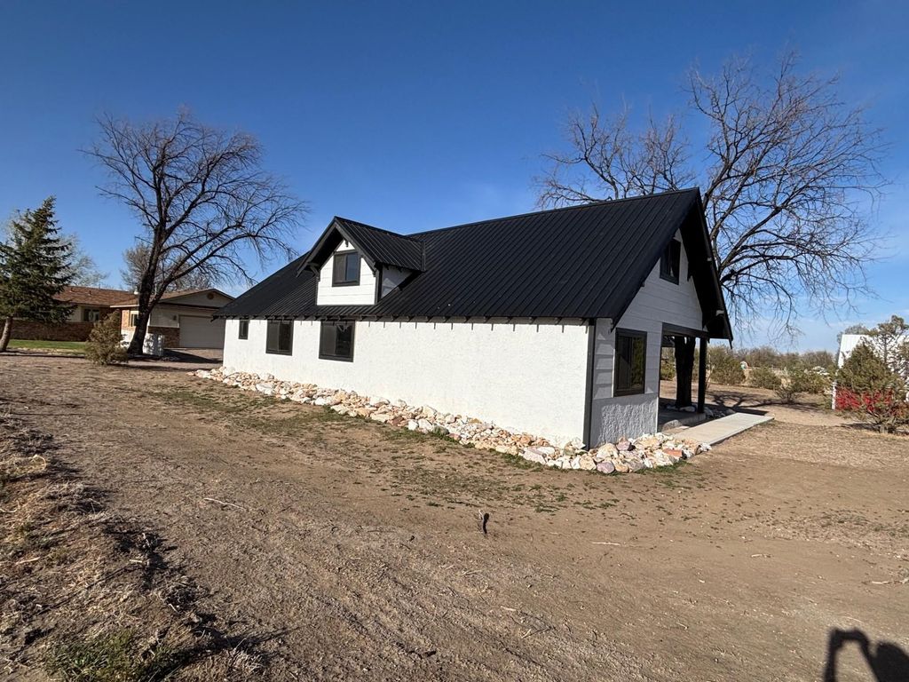 Photo of 1604 16th Street St, Wheatland, WY 82201 (MLS # 20261810)