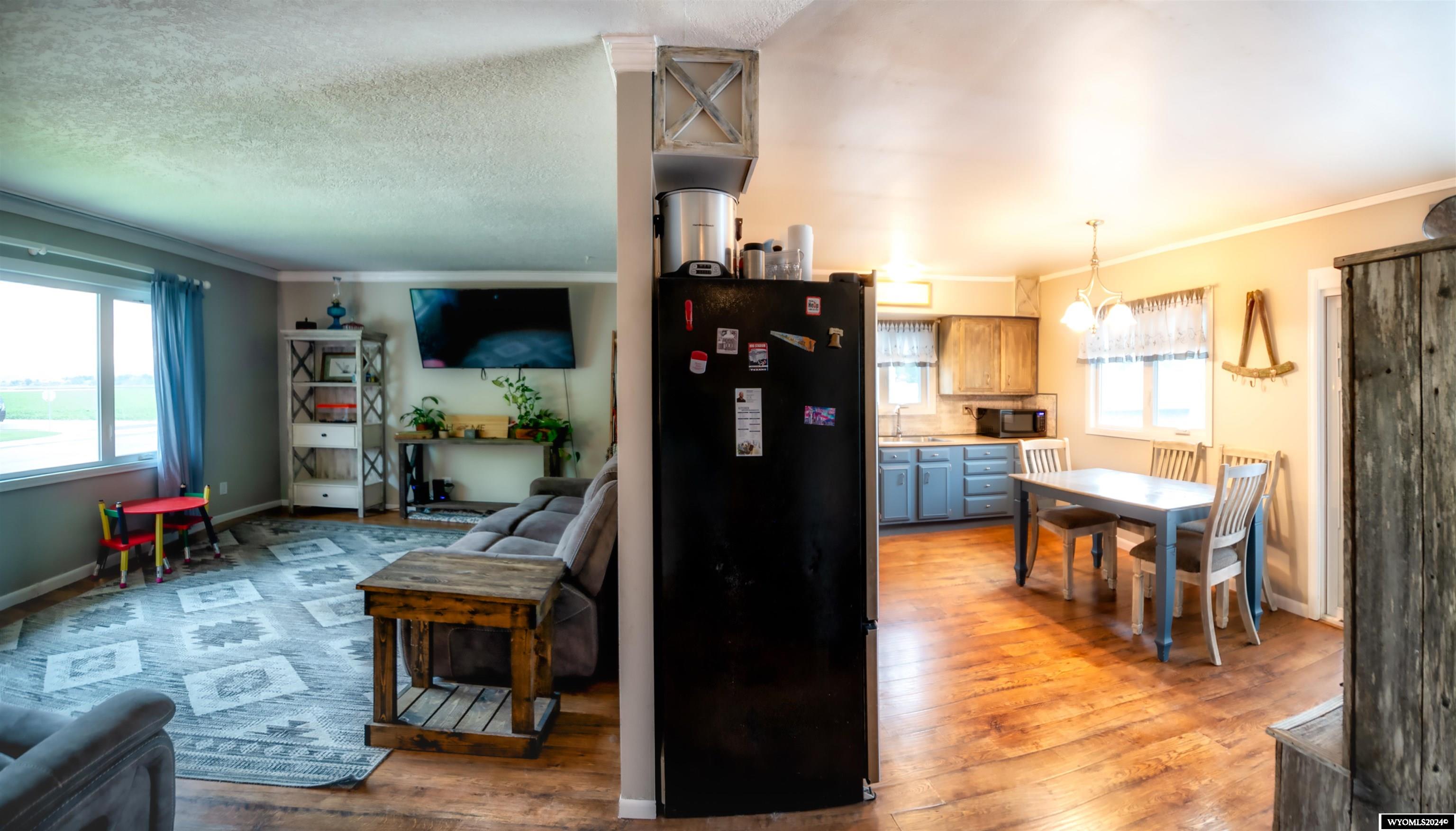 Worland, Wyoming 82401, United States, 3 Bedrooms Bedrooms, ,2 BathroomsBathrooms,Residential,Active,63638