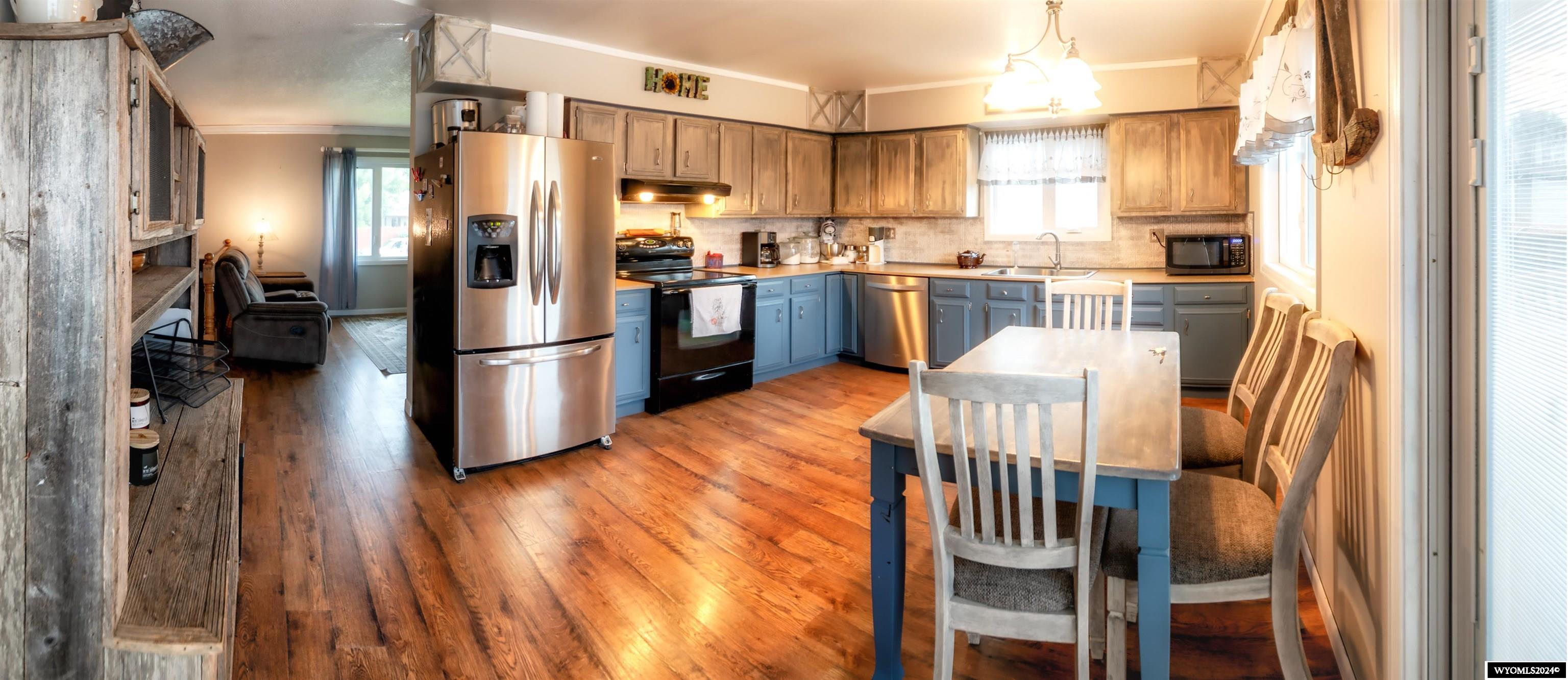 Worland, Wyoming 82401, United States, 3 Bedrooms Bedrooms, ,2 BathroomsBathrooms,Residential,Active,63638