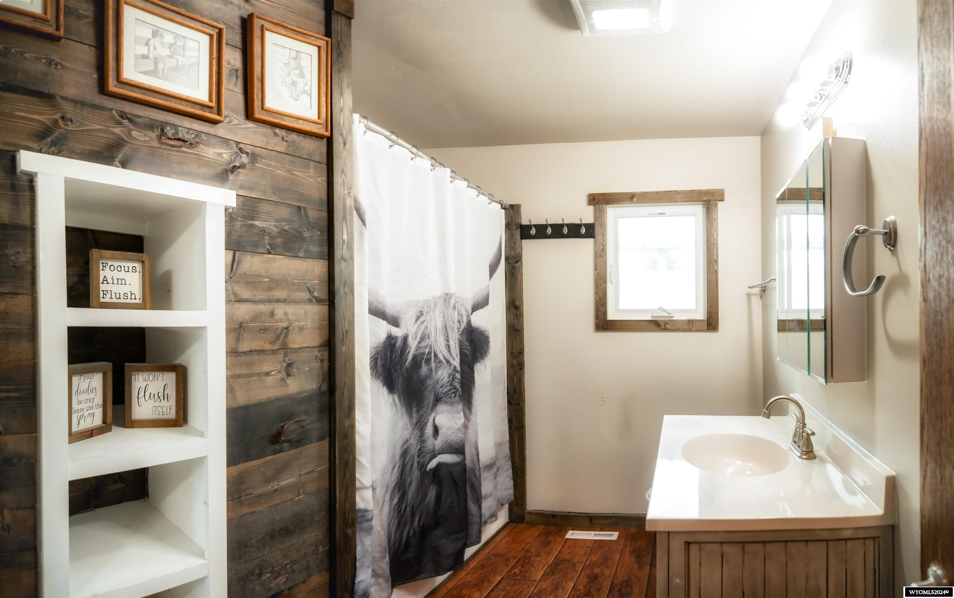 Worland, Wyoming 82401, United States, 3 Bedrooms Bedrooms, ,2 BathroomsBathrooms,Residential,Active,63638