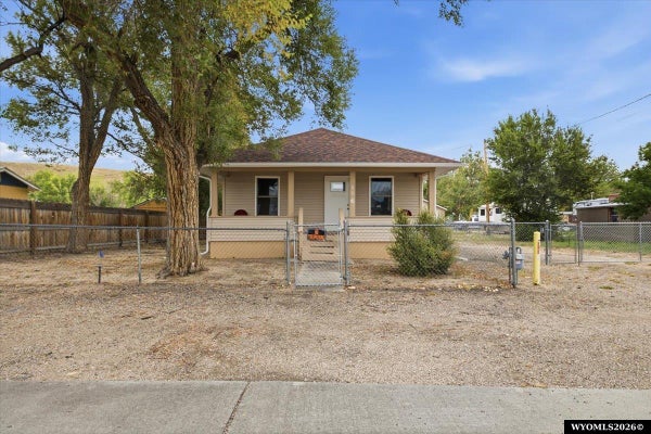 206 E M ST, CASPER, WY 82601 - Image f52c4e2f4fa636f1089b7c1a0c738bf1/1196952289
