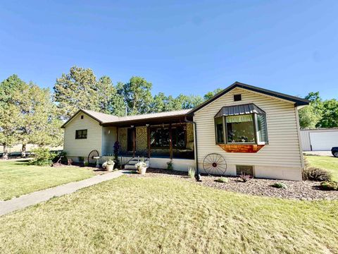 Photo of 762 Missouri Valley Road, Shoshoni, WY 82649 (MLS # 20263212)