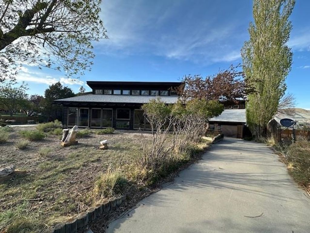 Photo of 815 Stephens Street, Green River, WY 82935 (MLS # 20262237)