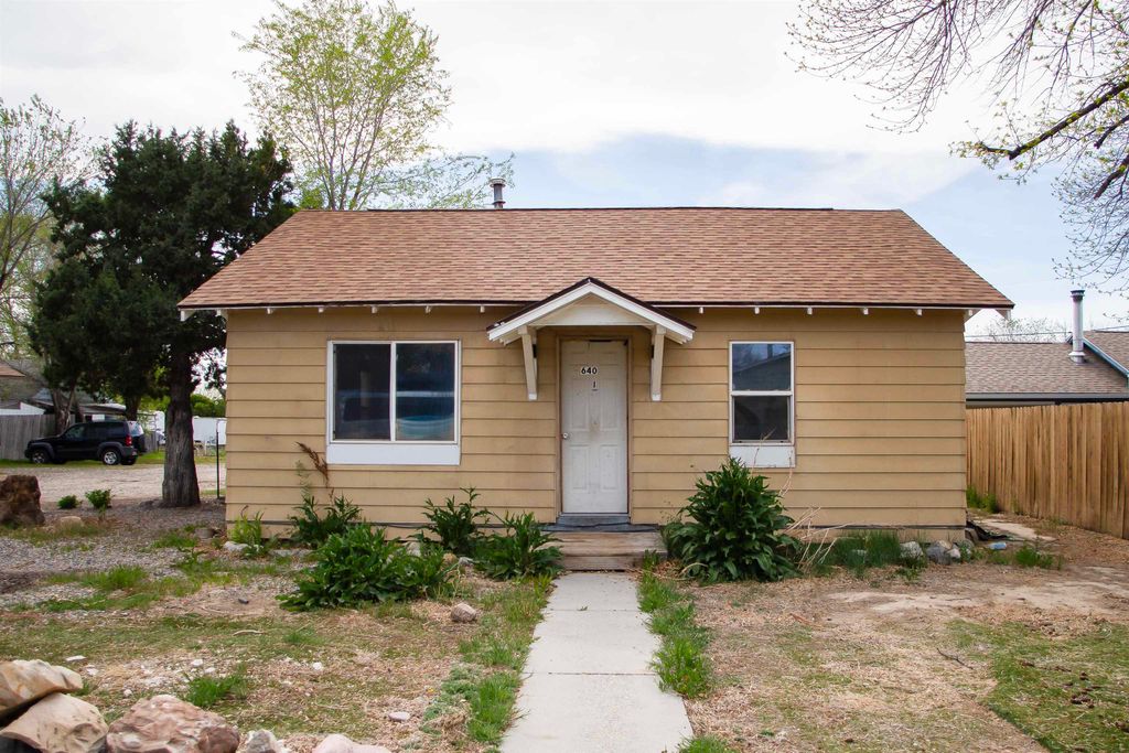 Photo of 640/642 S 6th St, Worland, WY 82401 (MLS # 20262115)