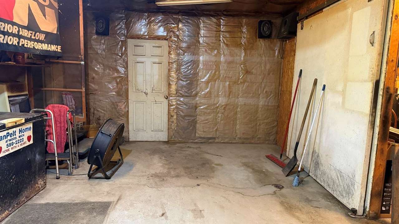 Charlevoix, Michigan 49720, United States, 3 Bedrooms Bedrooms, ,1 BathroomBathrooms,Residential,Active,185698