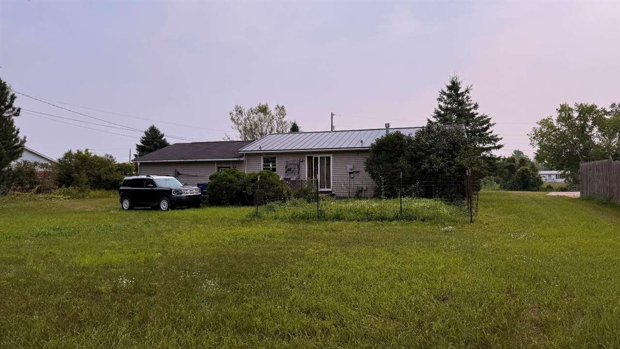 Charlevoix, Michigan 49720, United States, 3 Bedrooms Bedrooms, ,1 BathroomBathrooms,Residential,Active,185698