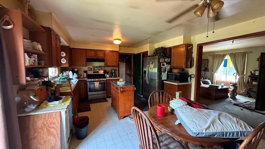 Charlevoix, Michigan 49720, United States, 3 Bedrooms Bedrooms, ,1 BathroomBathrooms,Residential,Active,185698