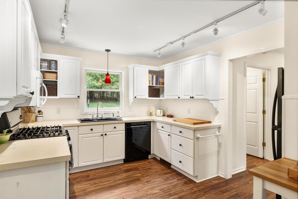 2450 Hemlock Lane