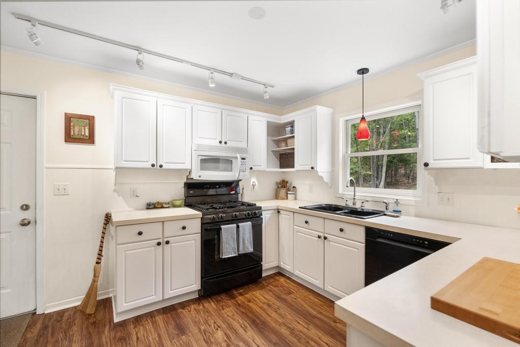 2450 Hemlock Lane