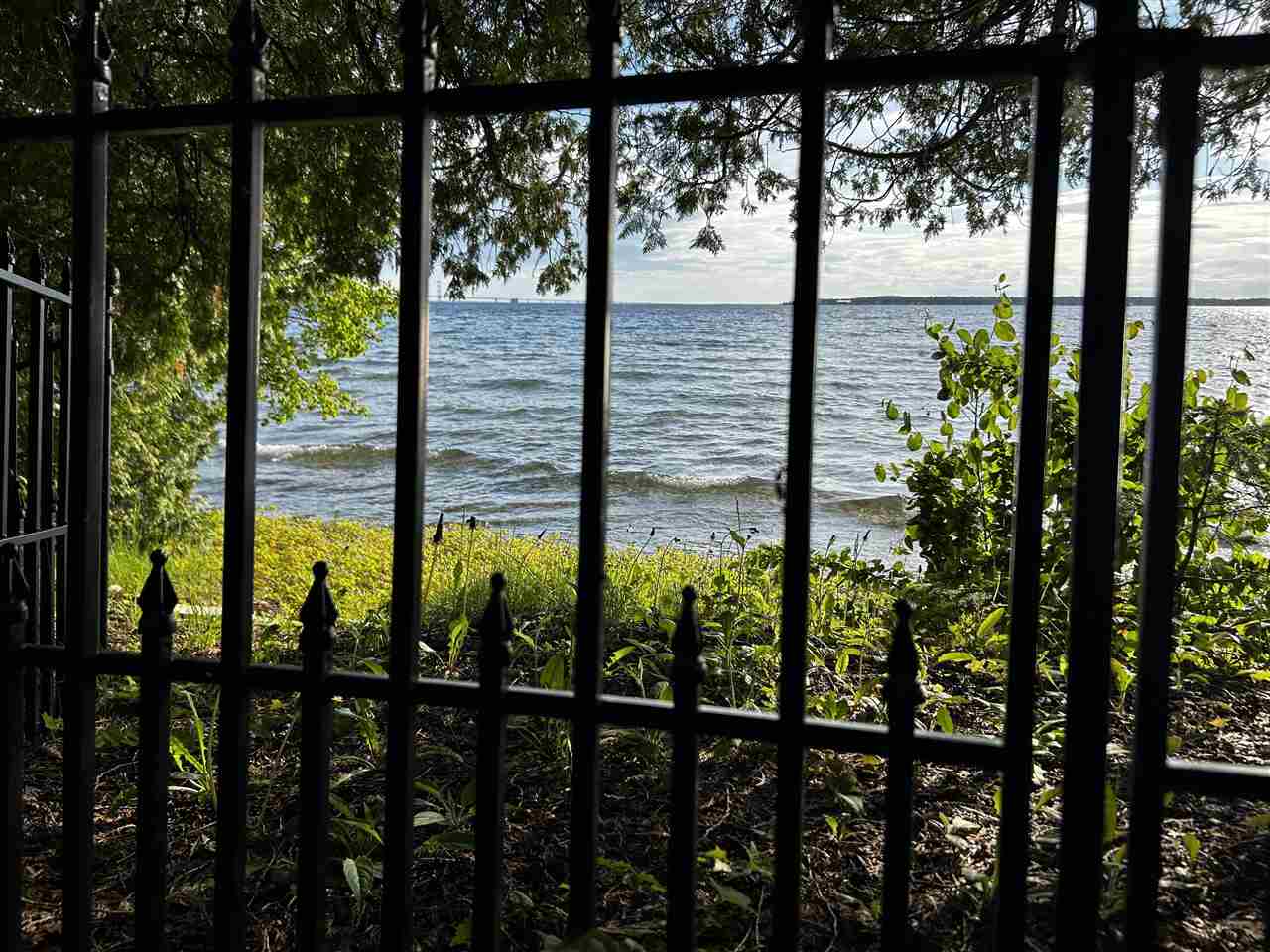 2796 Lake Shore Drive