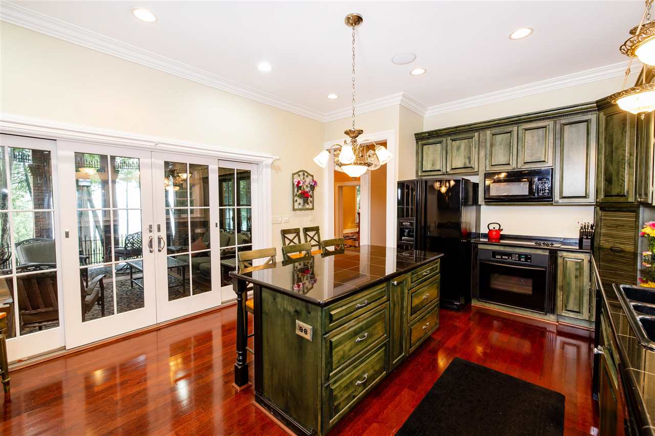 2796 Lake Shore Drive