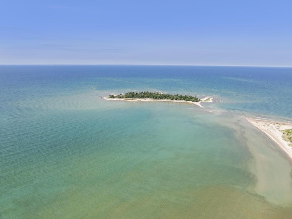 Charlevoix, Michigan 49720, United States, 4 Bedrooms Bedrooms, ,4 BathroomsBathrooms,Residential,Active,169846