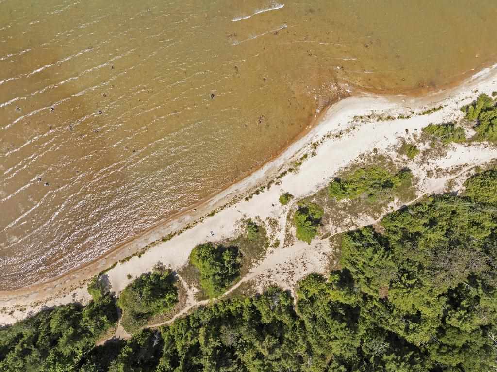 Charlevoix, Michigan 49720, United States, 4 Bedrooms Bedrooms, ,4 BathroomsBathrooms,Residential,Active,169846