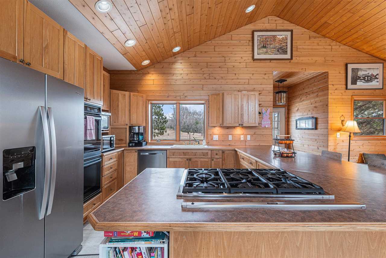 Charlevoix, Michigan 49720, United States, 5 Bedrooms Bedrooms, ,3 BathroomsBathrooms,Residential,Active,86206