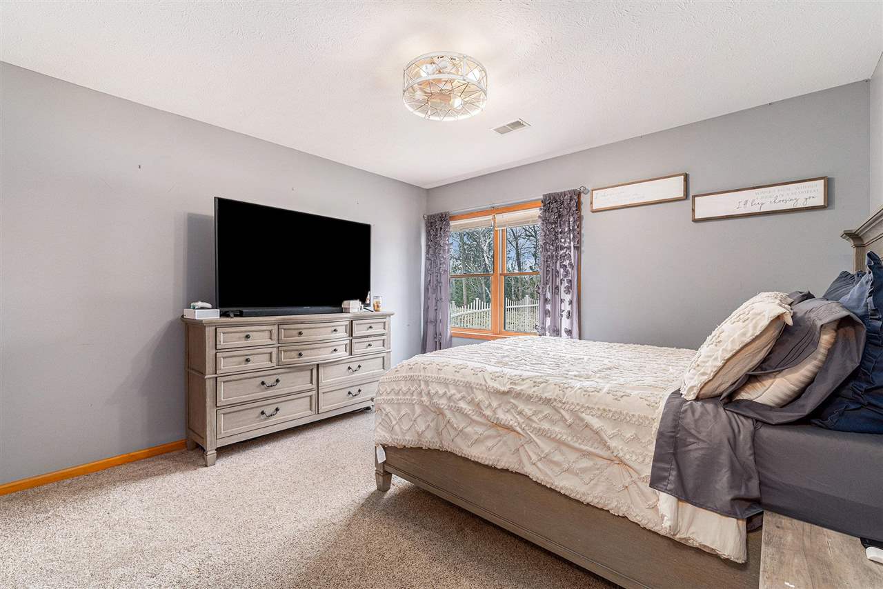 Charlevoix, Michigan 49720, United States, 5 Bedrooms Bedrooms, ,3 BathroomsBathrooms,Residential,Active,86206