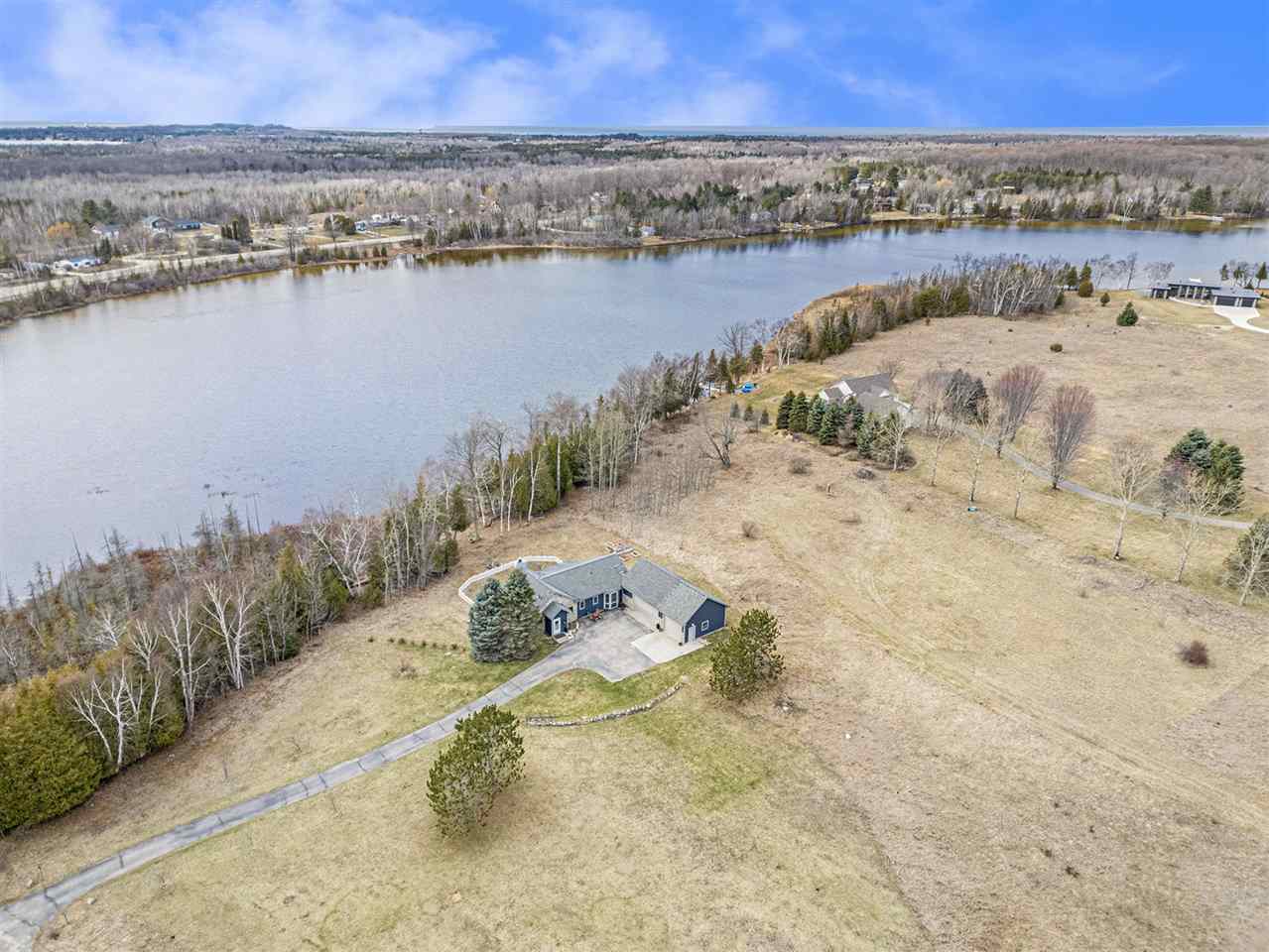 Charlevoix, Michigan 49720, United States, 5 Bedrooms Bedrooms, ,3 BathroomsBathrooms,Residential,Active,86206