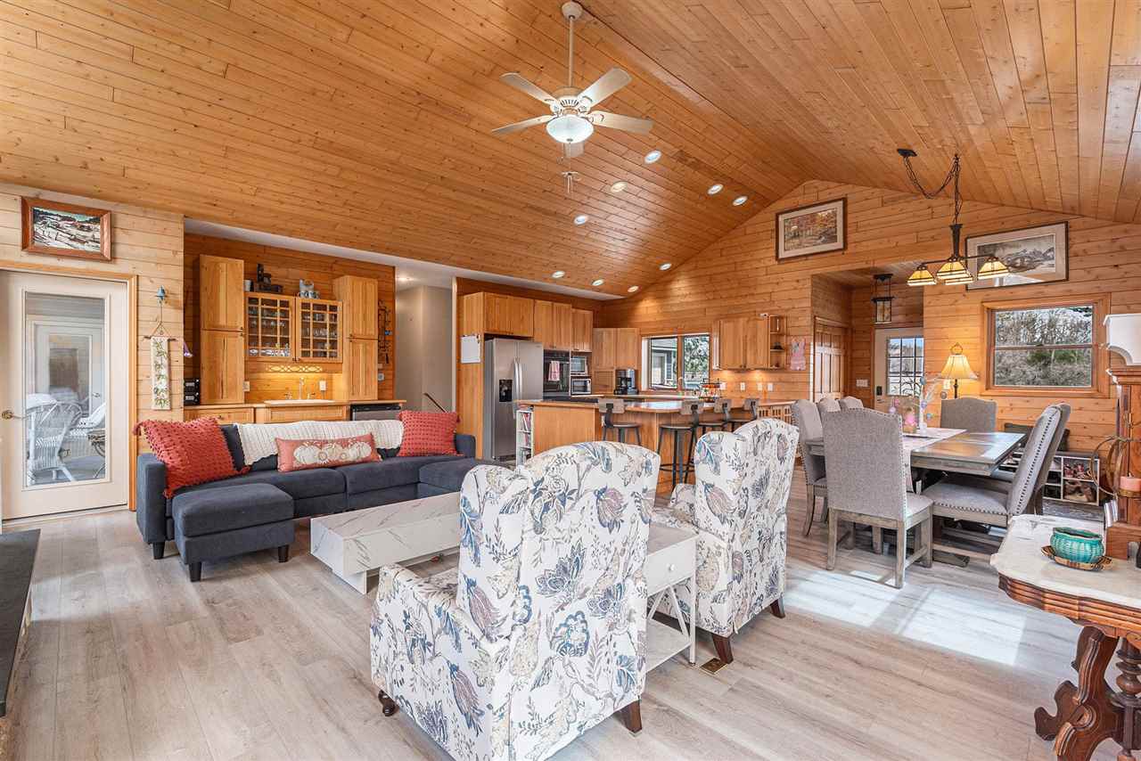 Charlevoix, Michigan 49720, United States, 5 Bedrooms Bedrooms, ,3 BathroomsBathrooms,Residential,Active,86206