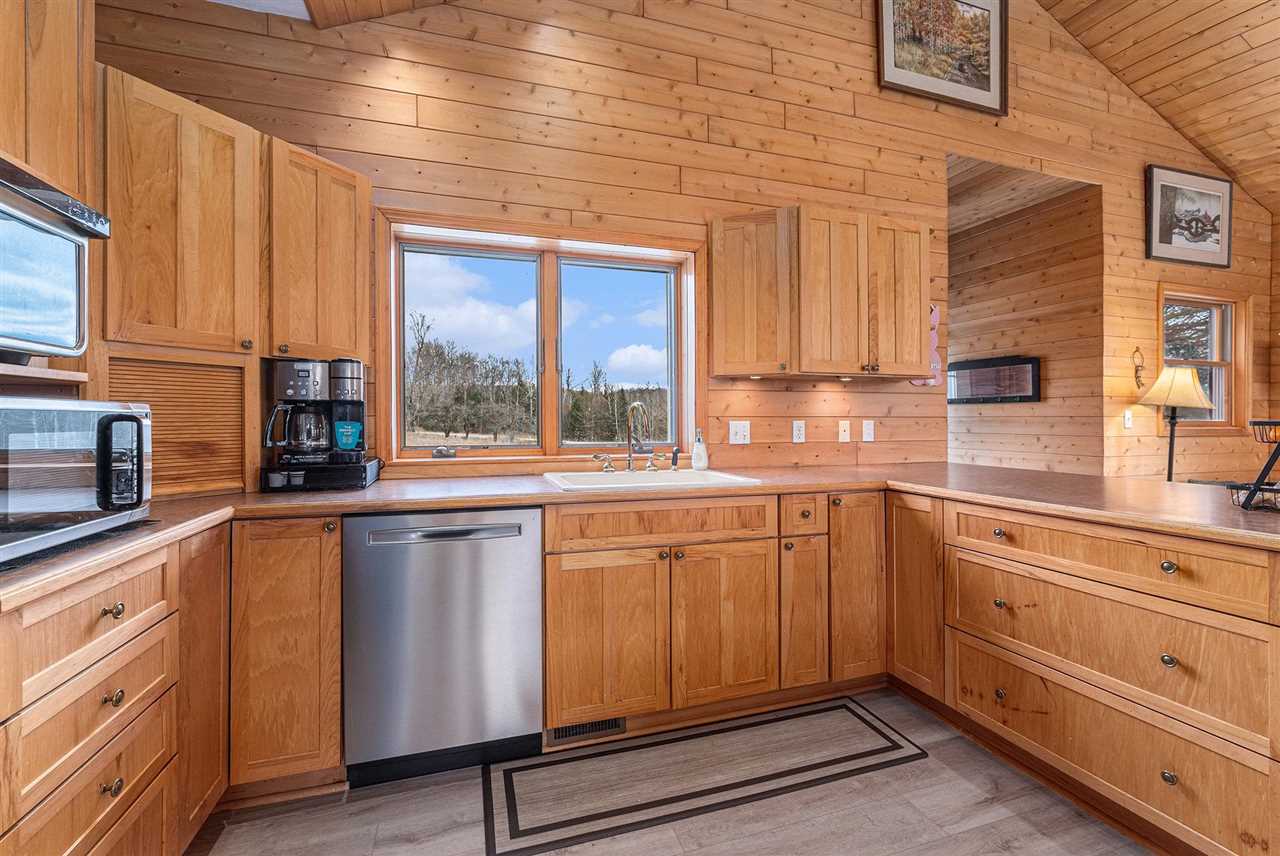 Charlevoix, Michigan 49720, United States, 5 Bedrooms Bedrooms, ,3 BathroomsBathrooms,Residential,Active,86206