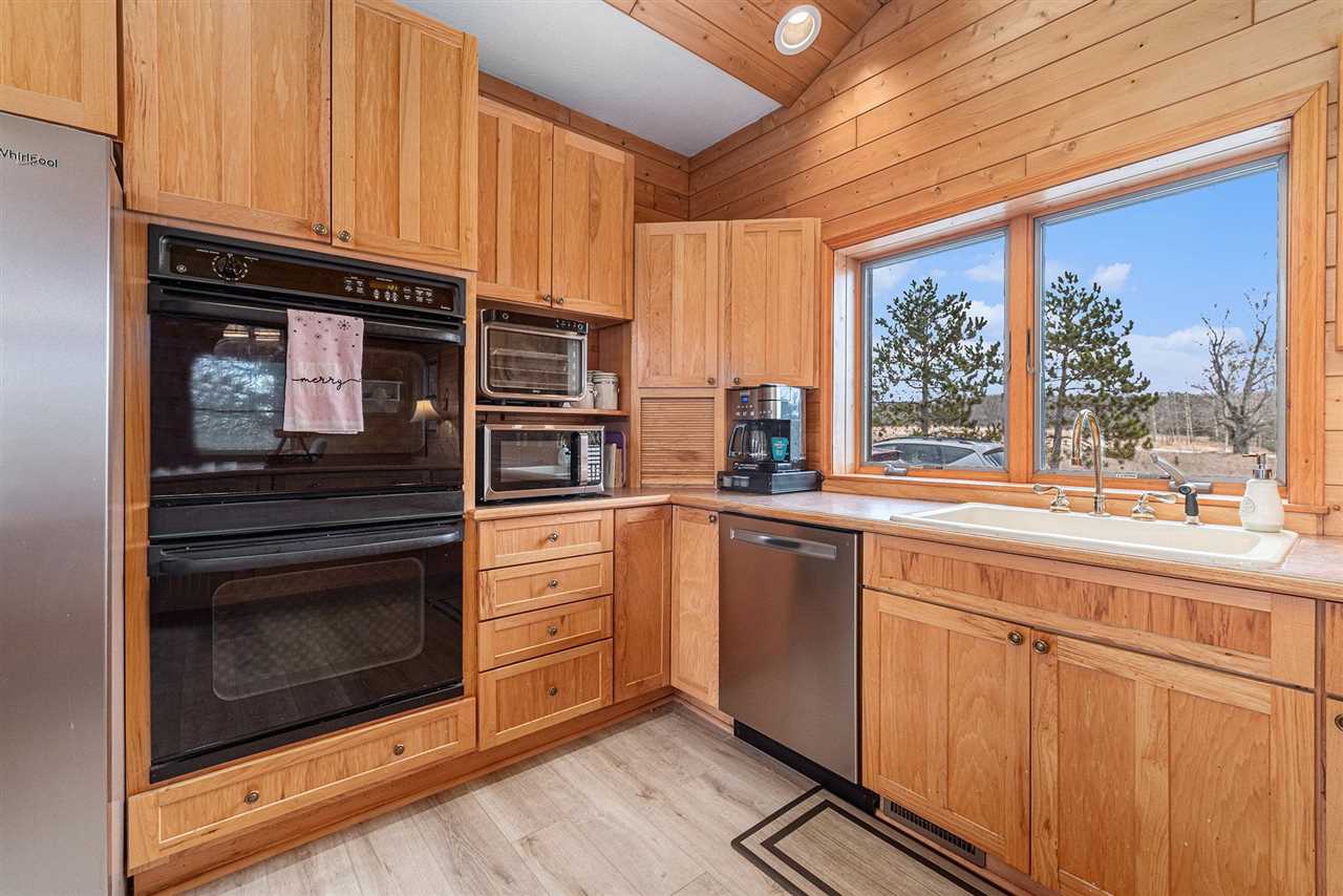 Charlevoix, Michigan 49720, United States, 5 Bedrooms Bedrooms, ,3 BathroomsBathrooms,Residential,Active,86206