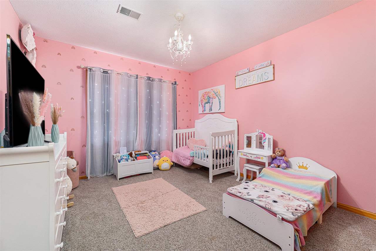 Charlevoix, Michigan 49720, United States, 5 Bedrooms Bedrooms, ,3 BathroomsBathrooms,Residential,Active,86206