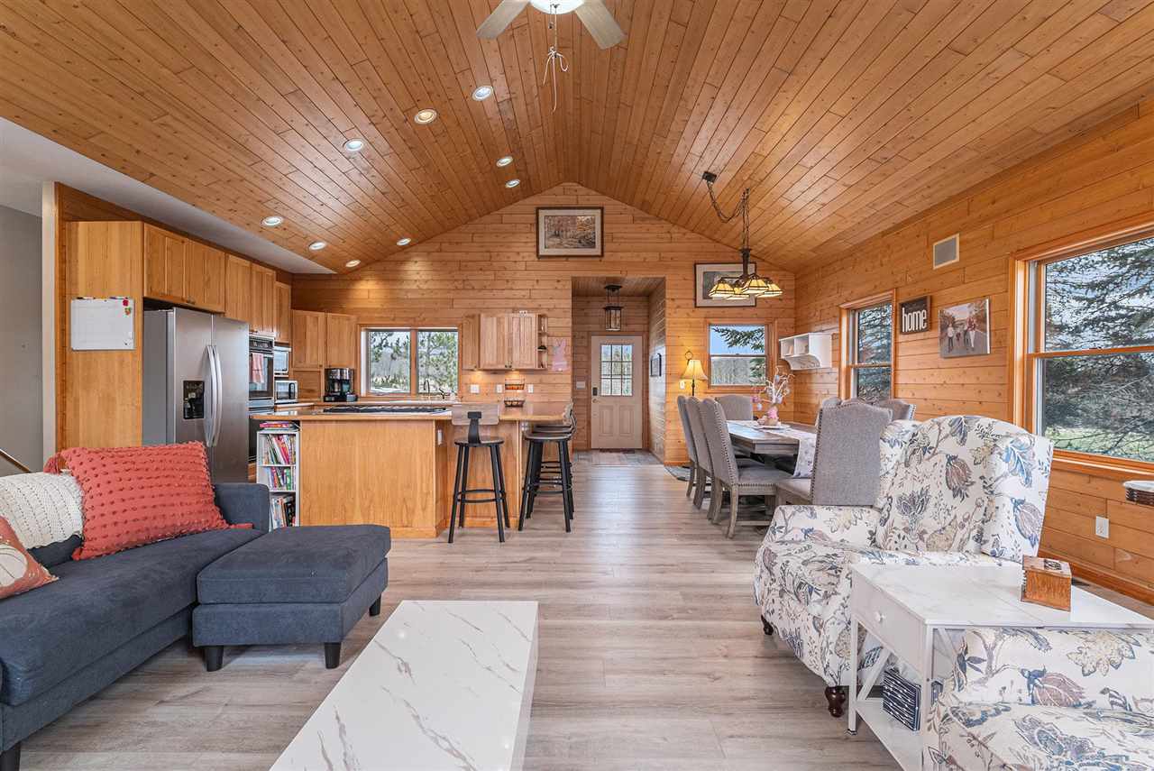 Charlevoix, Michigan 49720, United States, 5 Bedrooms Bedrooms, ,3 BathroomsBathrooms,Residential,Active,86206