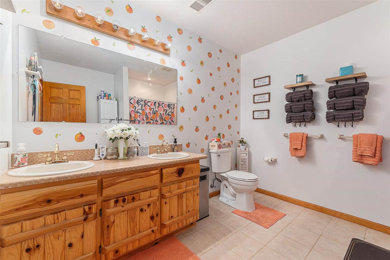 Charlevoix, Michigan 49720, United States, 5 Bedrooms Bedrooms, ,3 BathroomsBathrooms,Residential,Active,86206