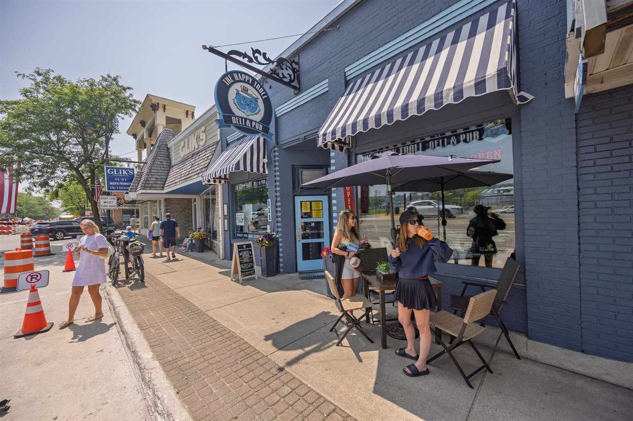 Charlevoix, Michigan 49720, United States, 2 Bedrooms Bedrooms, ,2 BathroomsBathrooms,Commercial,Active,180935